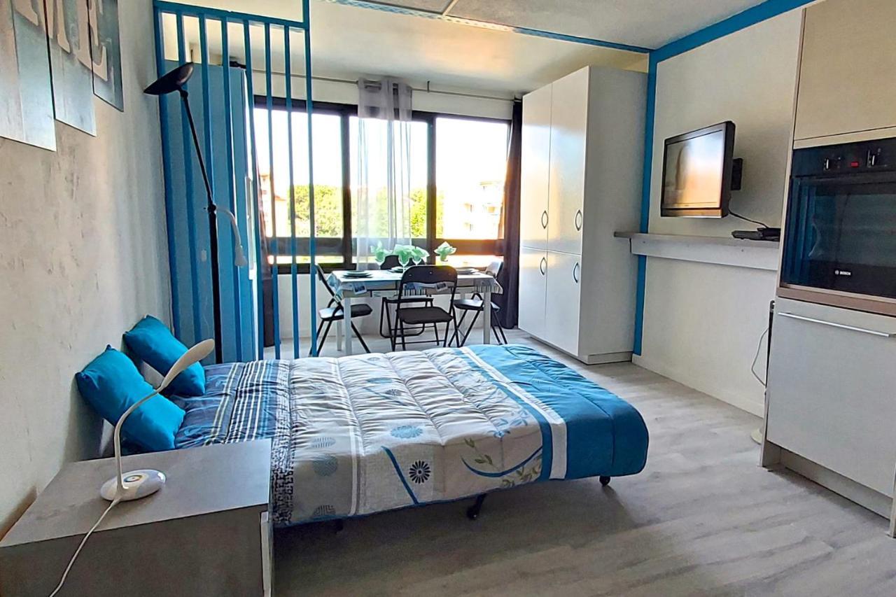 Hypercenter 27 M With Wifi And Shared Pool Apartment Frejus Exterior photo
